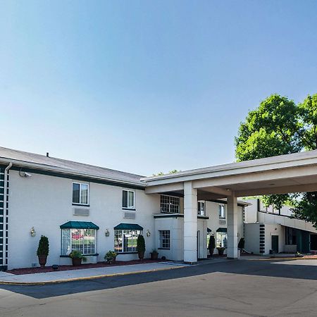 Quality Inn & Suites Des Moines - Merle Hay Road Urbandale Zewnętrze zdjęcie