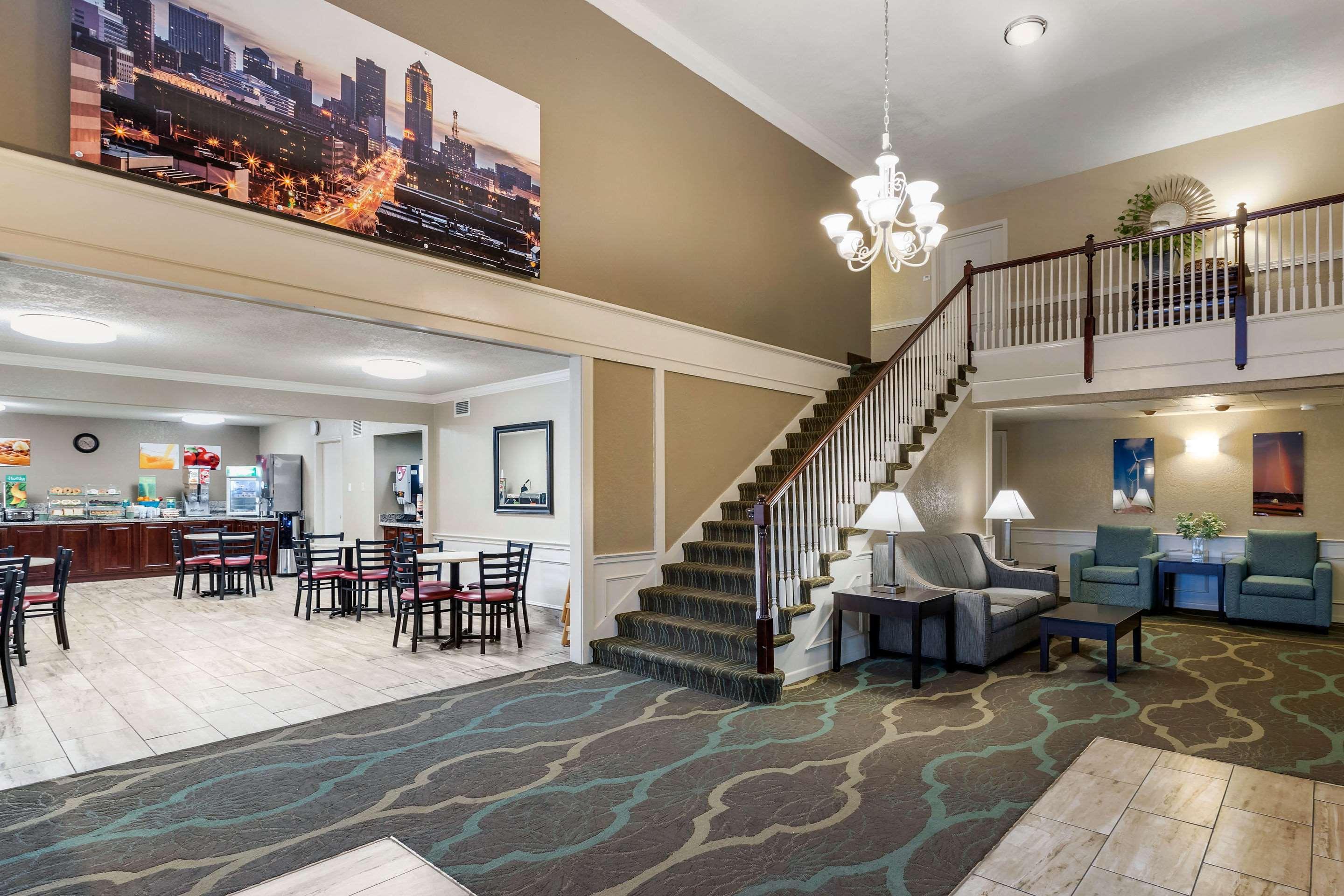 Quality Inn & Suites Des Moines - Merle Hay Road Urbandale Zewnętrze zdjęcie