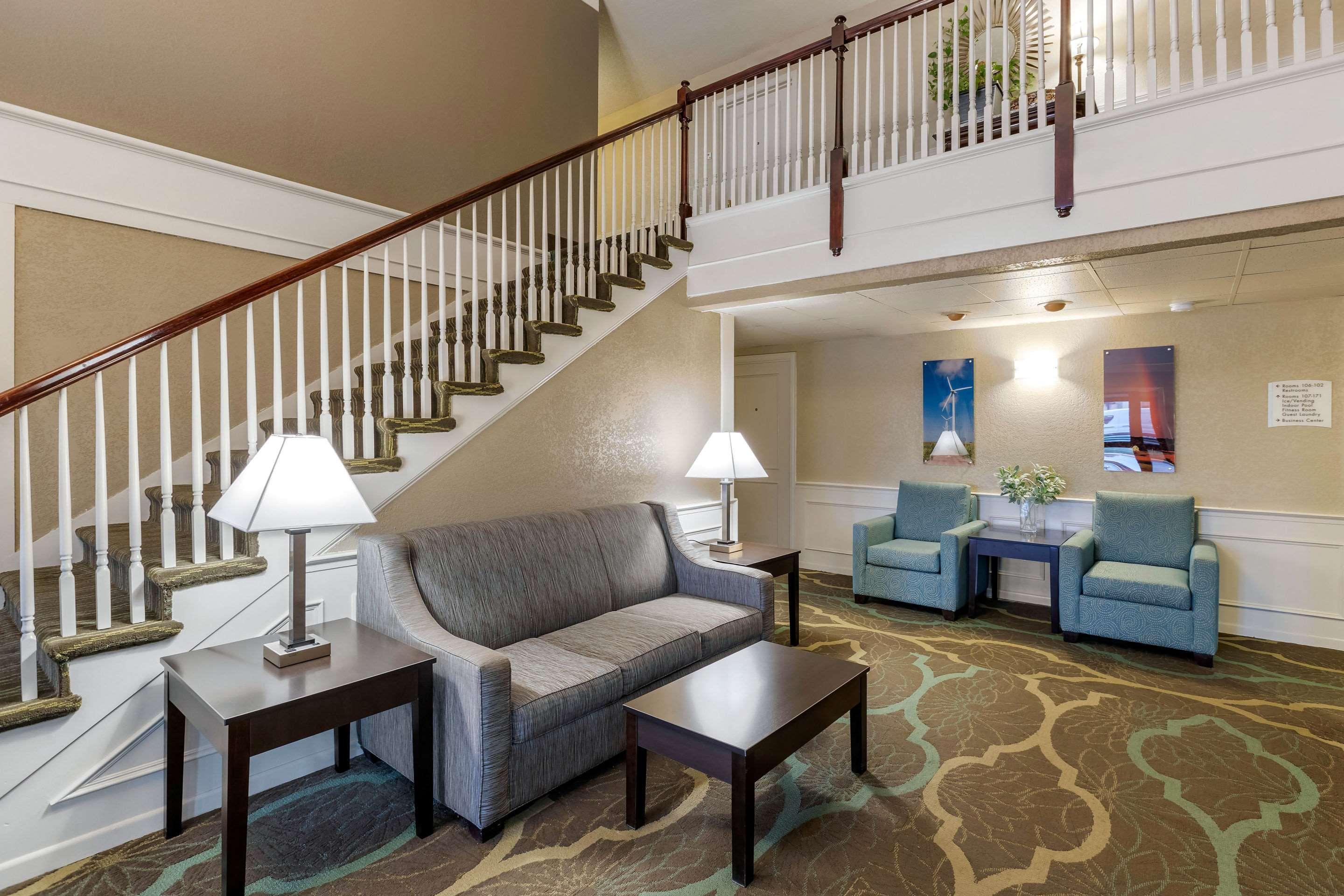 Quality Inn & Suites Des Moines - Merle Hay Road Urbandale Zewnętrze zdjęcie