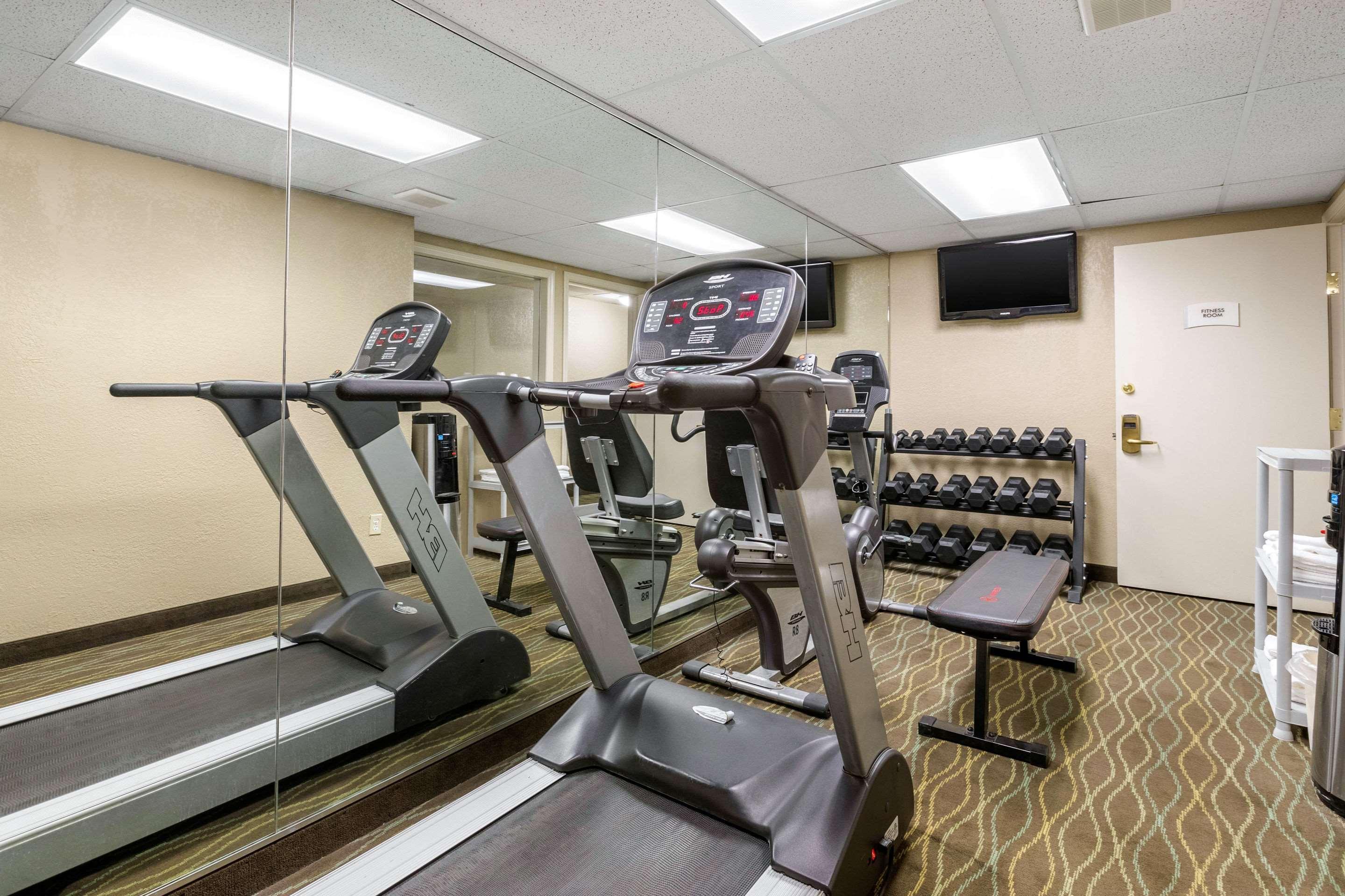 Quality Inn & Suites Des Moines - Merle Hay Road Urbandale Zewnętrze zdjęcie